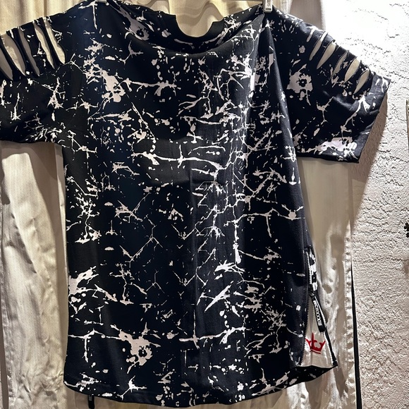 Red Ape XL scallop Shirt - Picture 9 of 9